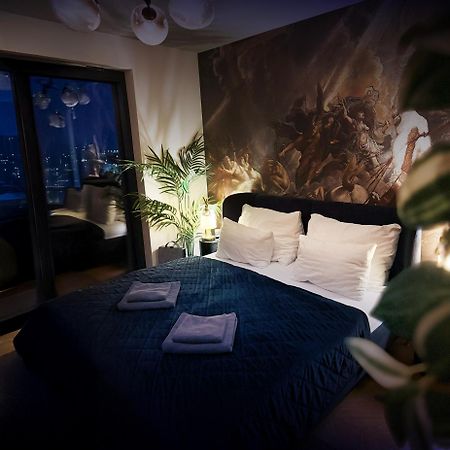 Skyline Elegance With Free Parking Appartement Bratislava Buitenkant foto