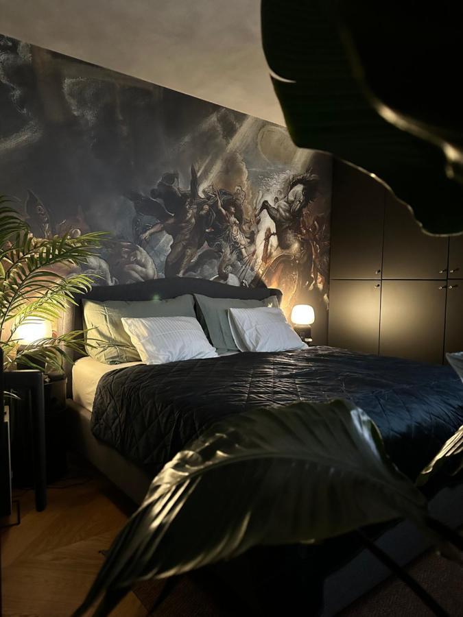 Skyline Elegance With Free Parking Appartement Bratislava Buitenkant foto